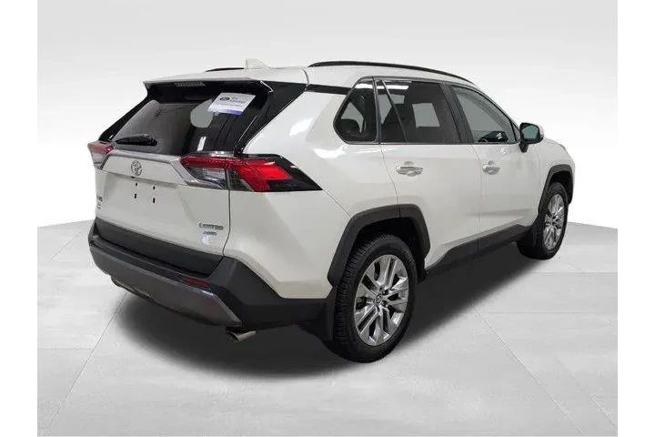 $29340 : Toyota RAV4 2019 AWD Limited image 7