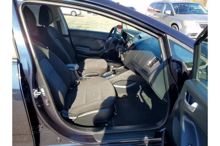 $11980 : 2017 Forte5 LX Auto image 8