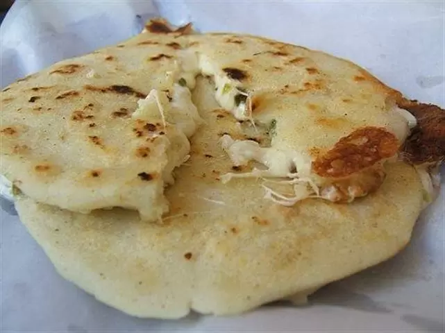 PUPUSAS ILIMITADAS MAIZ ARROZ image 9