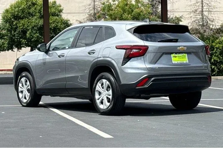 $19588 : Chevrolet Trax 2025 LS 4dr C image 7