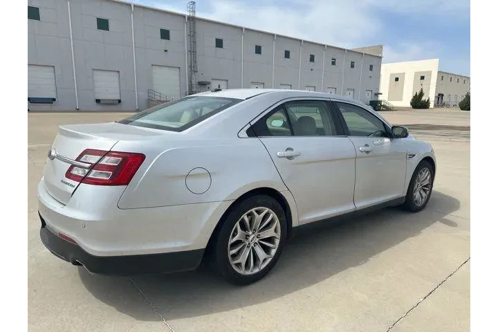 $15000 : Ford Taurus 2018 Limited 4dr image 5