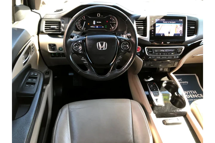 $17270 : 2016 Pilot Touring 4WD image 9