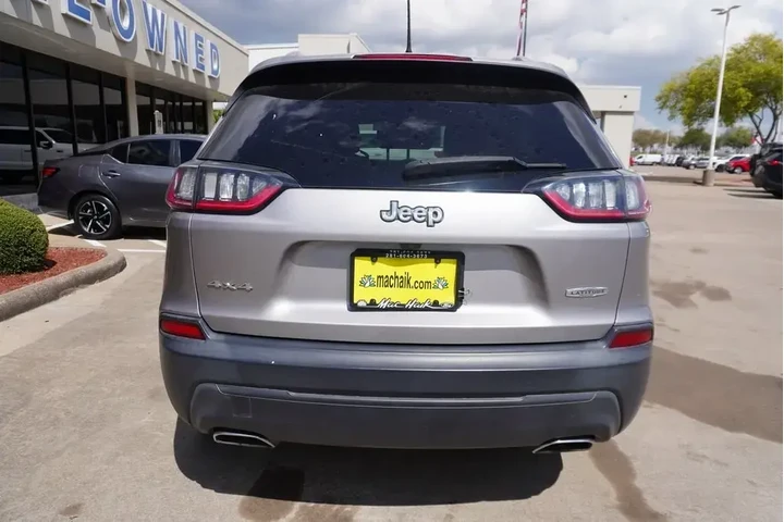 Jeep Cherokee 2019 4x4 Latit image 5