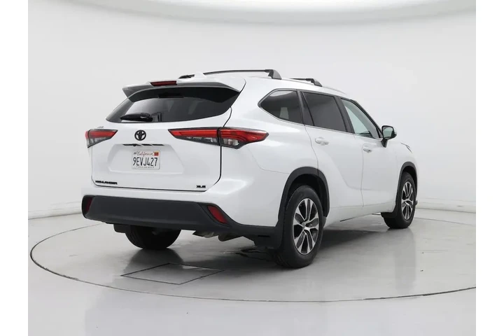 $37998 : Toyota Highlander 2023 XLE 4 image 8