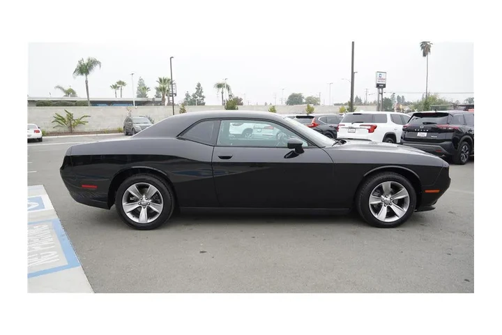 $13984 : 2016 Challenger SXT image 5