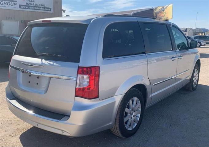 $6997 : Chrysler Town and Country Tou image 8