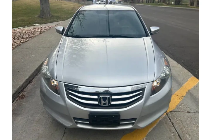 $9900 : 2012 Accord LX image 7
