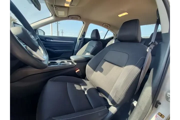 $18596 : Nissan Altima 2023 2.5 SV 4d image 7