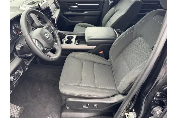 $35891 : Ram 1500 2025 4x4 Big Horn 4 image 9