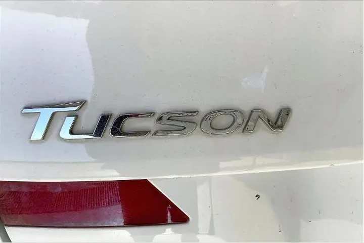$16191 : Hyundai TUCSON 2019 Value 4d image 9