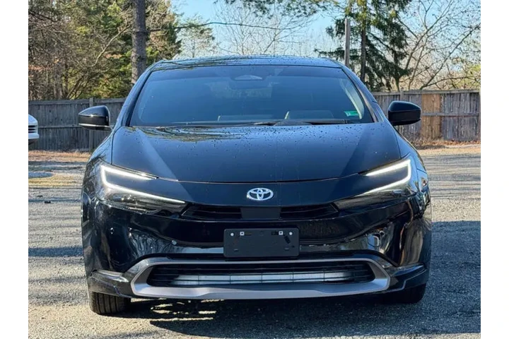 $23990 : 2023 Prius image 3