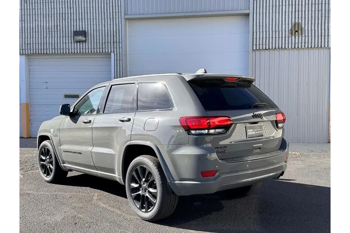 $25418 : Jeep Grand Cherokee WK 2022 image 3