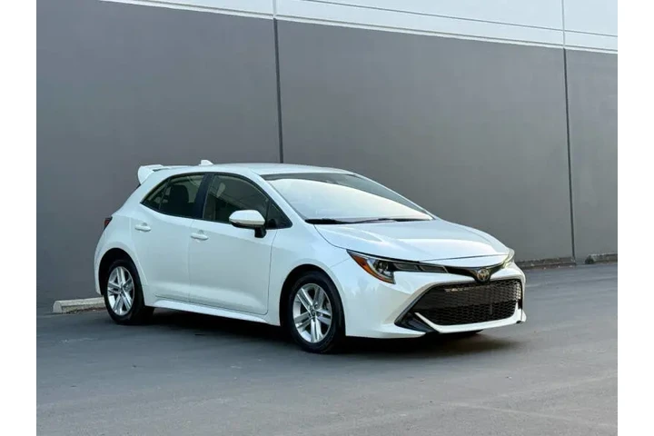 $17940 : 2020 Corolla Hatchback SE image 3