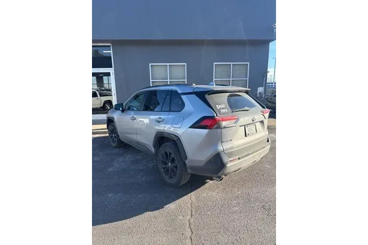 $29995 : Toyota RAV4 Hybrid 2022 AWD image 4