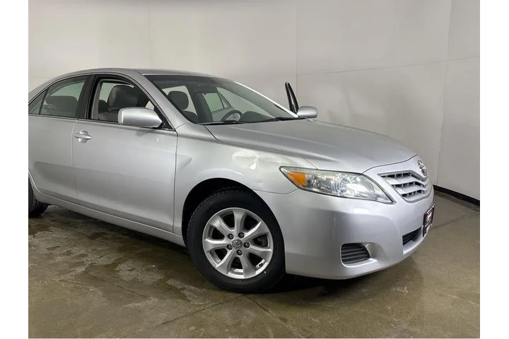$11500 : 2010 Camry LE image 9