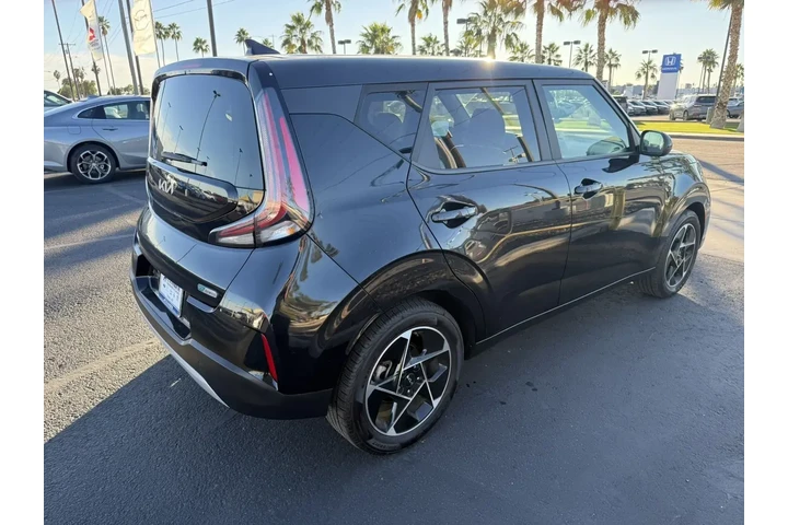 $16938 : Kia Soul 2023 EX 4dr Crossov image 4