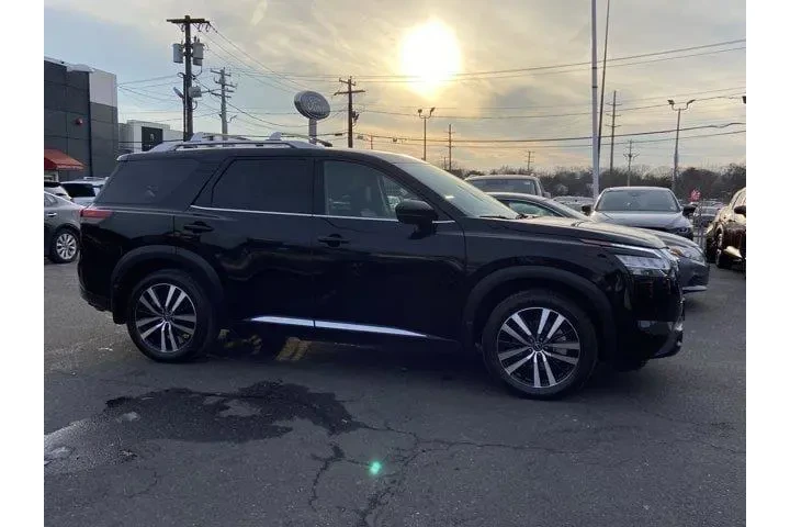$33987 : Nissan Pathfinder 2024 Plati image 3