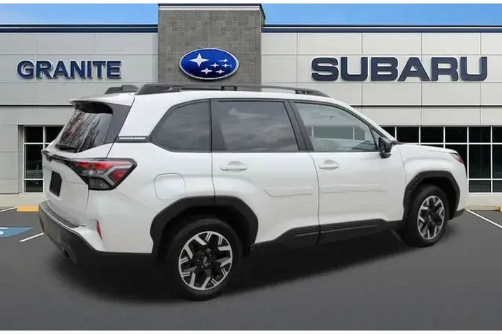 $29890 : Subaru Forester 2025 AWD Pre image 10