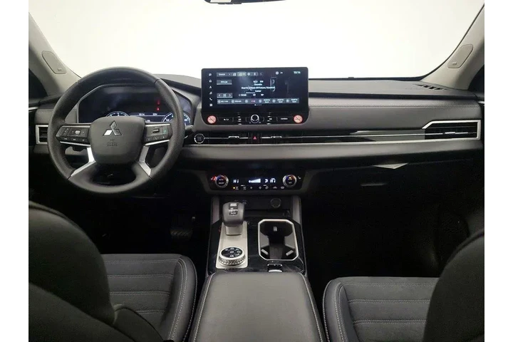 $26998 : Mitsubishi Outlander 2025 AW image 9