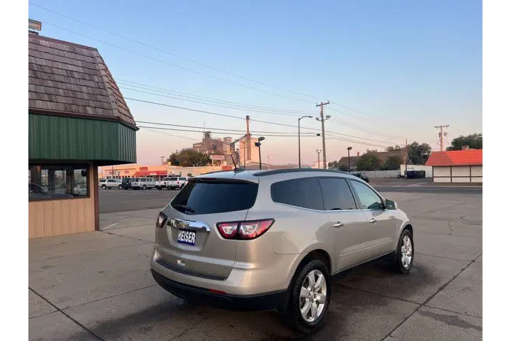 $14995 : 2017 Traverse LT | Dickinson image 8
