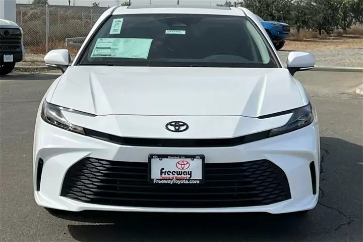 $32791 : Camry LE image 9