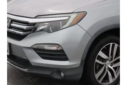 $17999 : Honda Pilot 2017 AWD Touring thumbnail