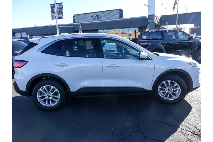 $16880 : Ford Escape 2020 AWD SE 4dr image 9