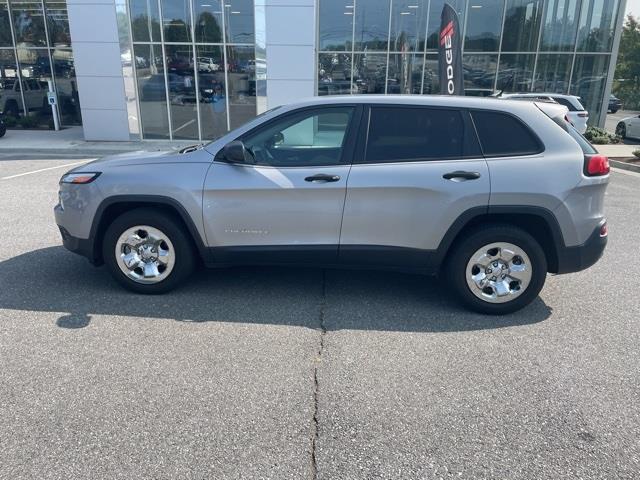 $16495 : PRE-OWNED 2016 JEEP CHEROKEE image 4