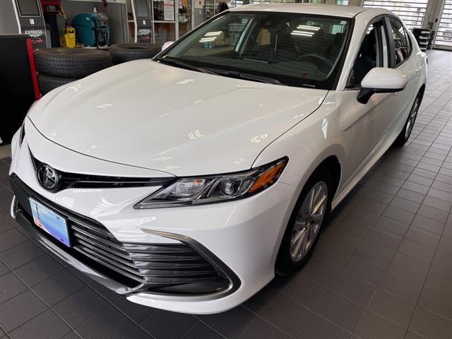 $24991 : PRE-OWNED 2023 TOYOTA CAMRY LE image 10