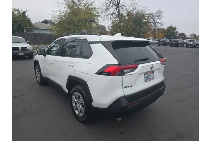 $17995 : Toyota RAV4 2020 AWD LE 4dr image 5
