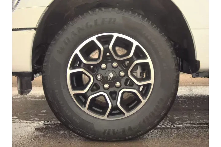 $39999 : Ford F-150 2023 4x4 Lariat 4 image 9