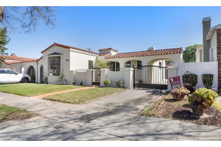 $630000 : 3Beds/2Baths Available in LA image 3