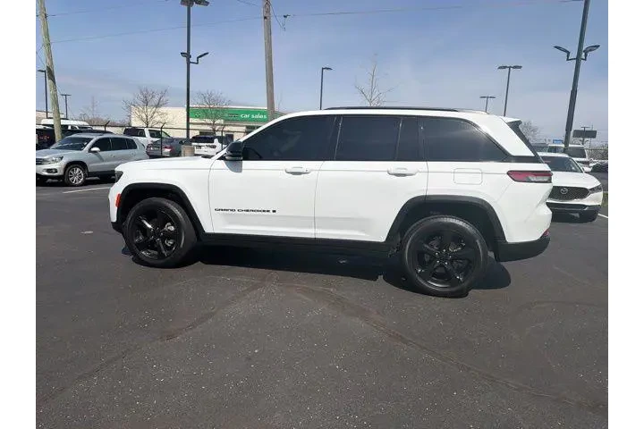 $31980 : Jeep Grand Cherokee 2023 4x4 image 9