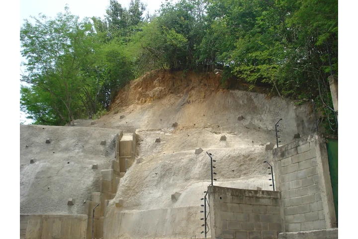 Pantallas en Concreto  Caracas image 3
