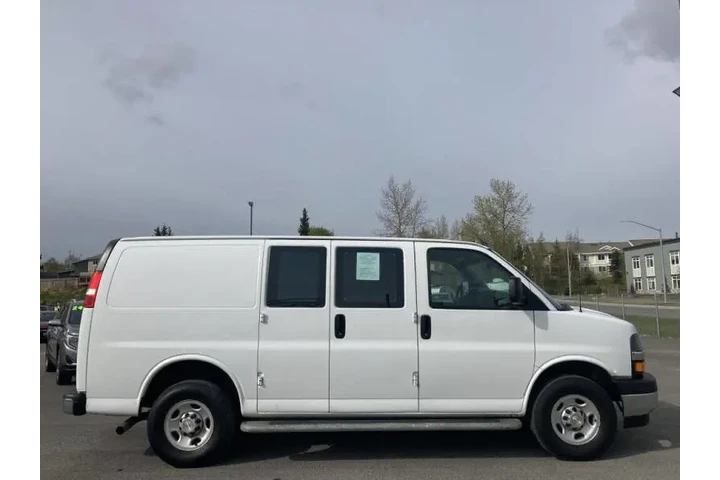 $28999 : 2021 Express 2500 image 4