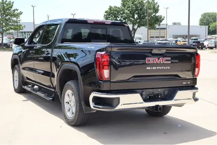 $32868 : GMC Sierra 1500 2021 4x4 SLE image 6