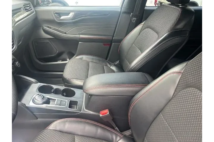 $24531 : Ford Escape 2023 AWD ST-Line image 9