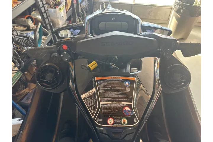 2021 Sea-Doo GTX 230 image 9