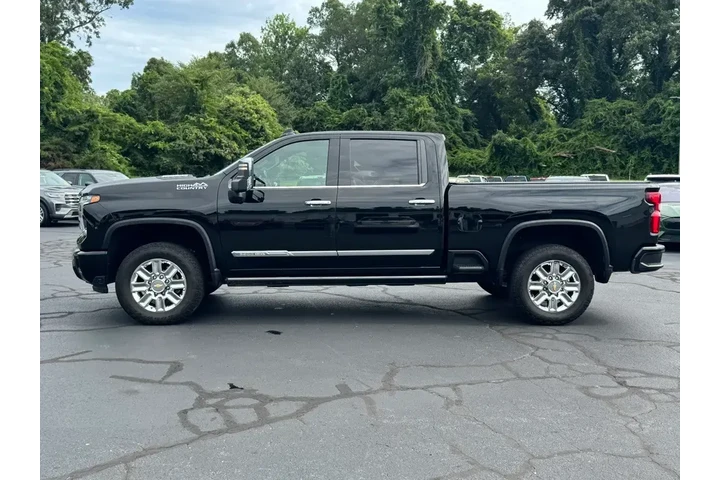 $64905 : Chevrolet Silverado 2500HD 2 image 3