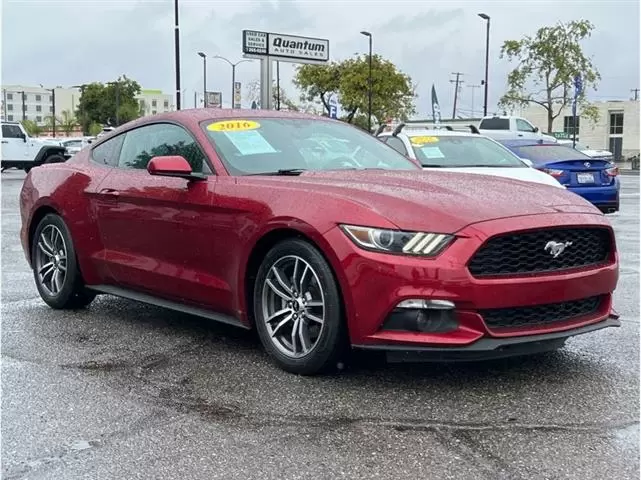 2016 Ford Mustang EcoBoost image 6