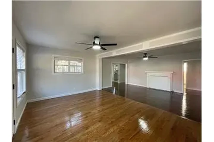 $2100 : Rental property with 4 bedro image 2