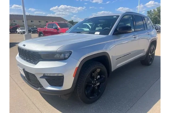 $32451 : Jeep Grand Cherokee 2024 4x4 image 9