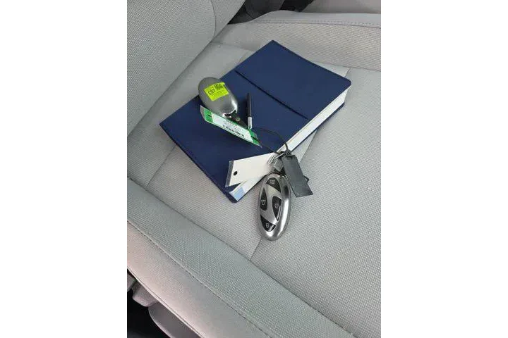 $23500 : Hyundai KONA 2024 AWD SEL 4d image 5