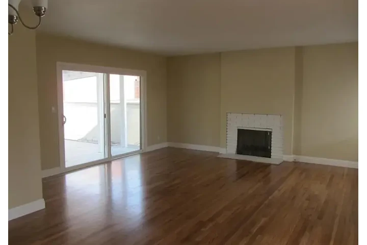 $2900 : Casa De renta🏠 Gardena, CA image 1