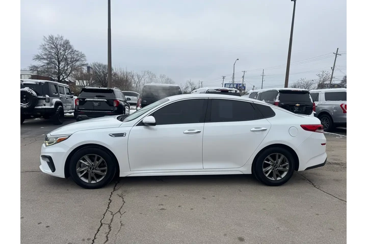 $9980 : 2019 Optima LX Auto image 5