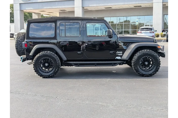 $28420 : Jeep Wrangler Unlimited 2021 image 2