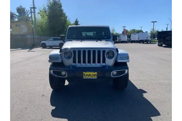 Jeep Wrangler 2023 4x4 High image 10