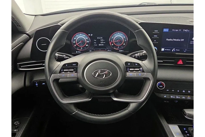 $18998 : Hyundai ELANTRA 2022 SEL 4dr image 10