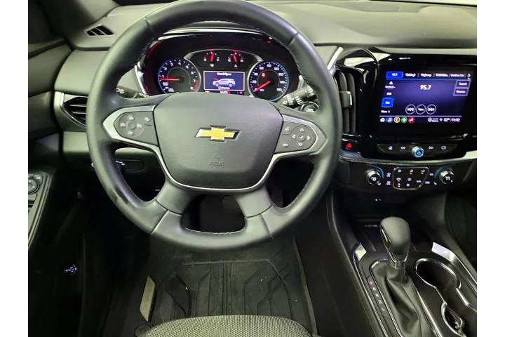 $25998 : Chevrolet Traverse 2023 LT C image 10