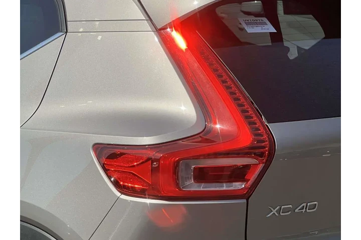 $26000 : Volvo XC40 2021 AWD T5 Inscr image 8